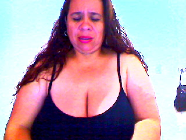 Live sex webcam photo for LatinaBigAss4 #273128249