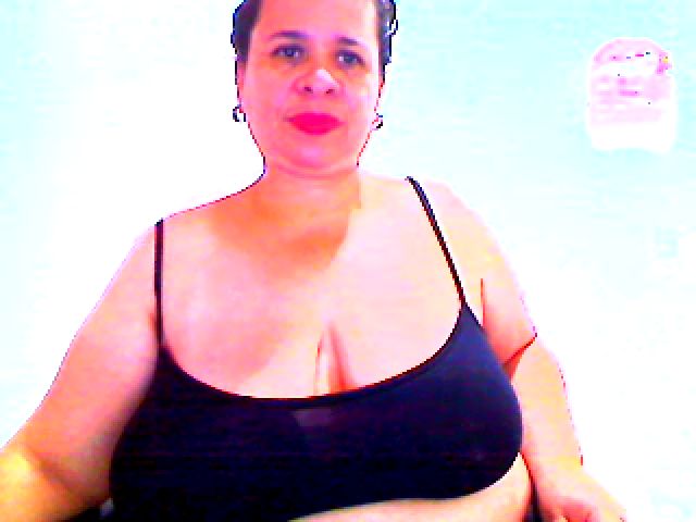 Live sex webcam photo for LatinaBigAss4 #273262363