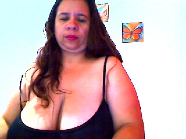 Live sex webcam photo for LatinaBigAss4 #273868941