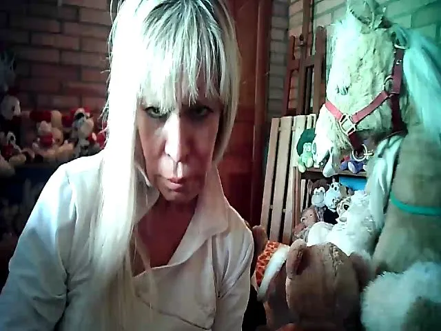 Live sex webcam photo for Latinablond7 #272208569