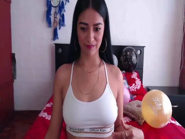 Live sex webcam photo for Latinagirl_sx #272632905