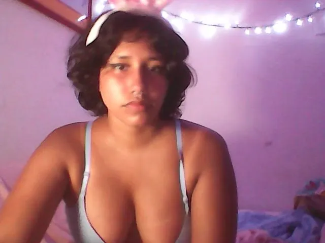 Live sex webcam photo for Latinaloveu #273105565