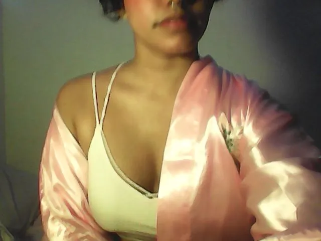 Live sex webcam photo for Latinaloveu #273749161