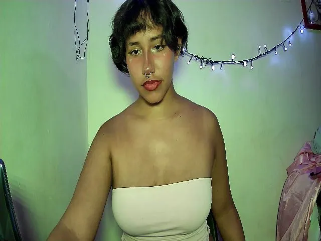 Live sex webcam photo for Latinaloveu #274133498