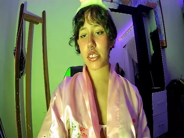 Live sex webcam photo for Latinaloveu #274246323