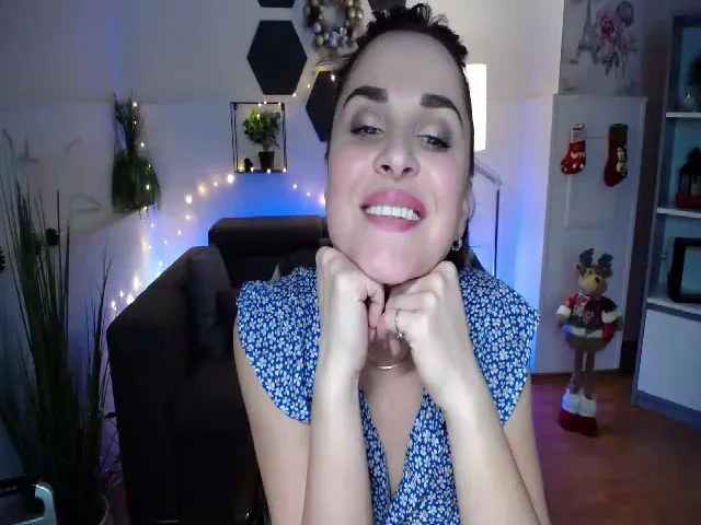 Live sex webcam photo for LauraMinour #271945577