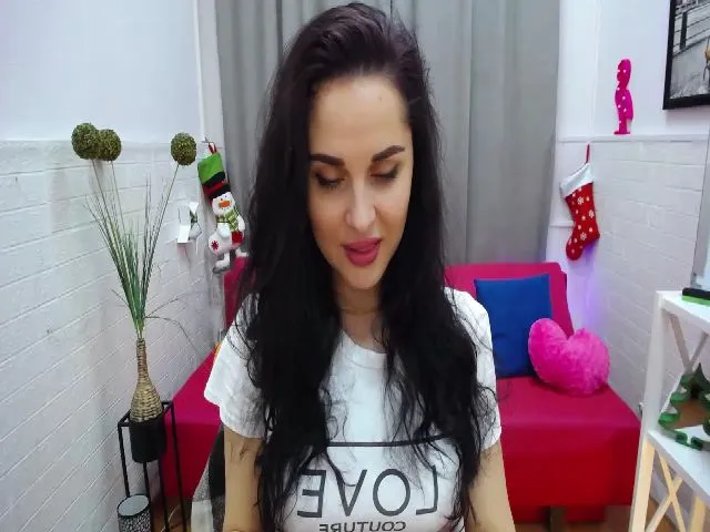 Live sex webcam photo for LauraMinour #271963644