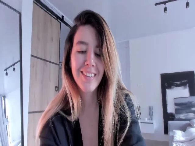 Live sex webcam photo for LauraVega #272192196