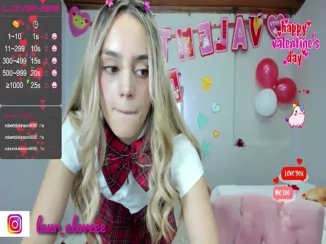 Live sex webcam photo for Laura_Lovee_ #272349131
