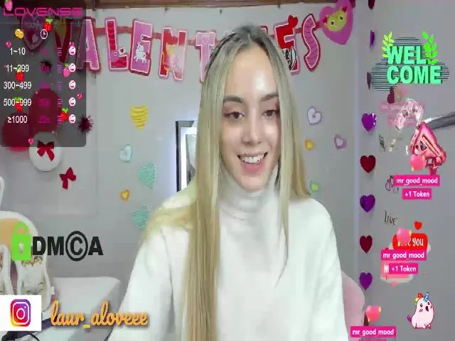 Live sex webcam photo for Laura_Lovee_ #272597417