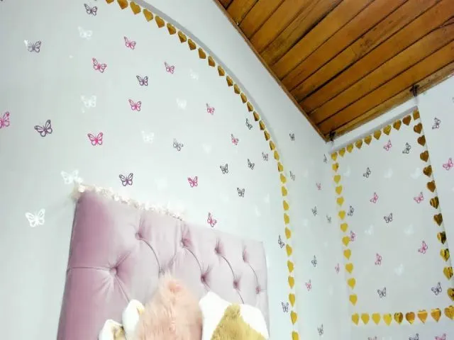 Live sex webcam photo for Laura_Lovee_ #272727674