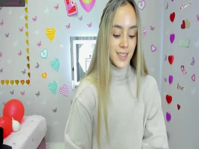 Live sex webcam photo for Laura_Lovee_ #273129218