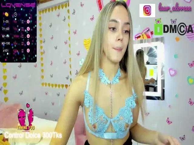 Live sex webcam photo for Laura_Lovee_ #273272957