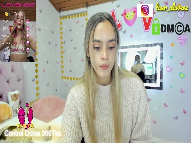 Live sex webcam photo for Laura_Lovee_ #273450298