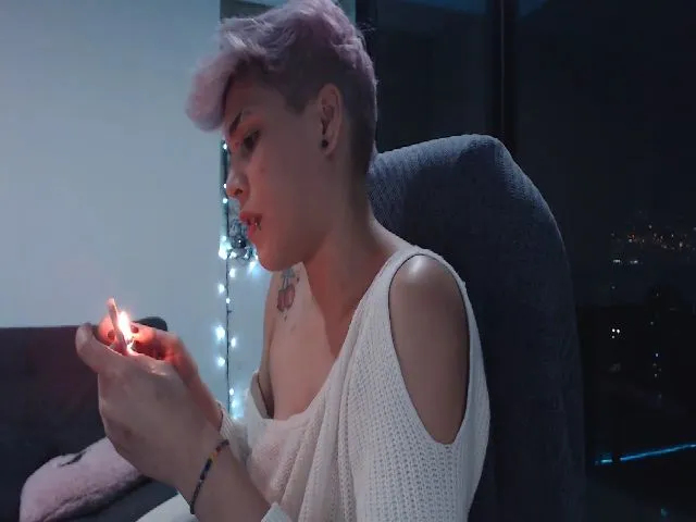 Live sex webcam photo for Laura_R23 #272183999