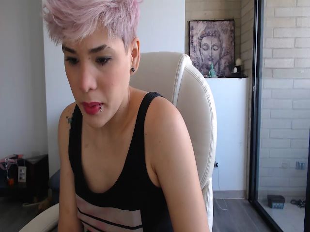 Live sex webcam photo for Laura_R23 #272217257