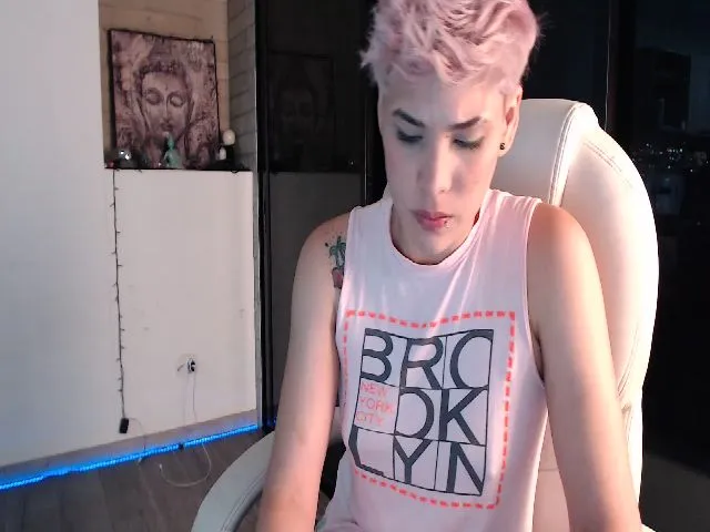 Live sex webcam photo for Laura_R23 #272222951