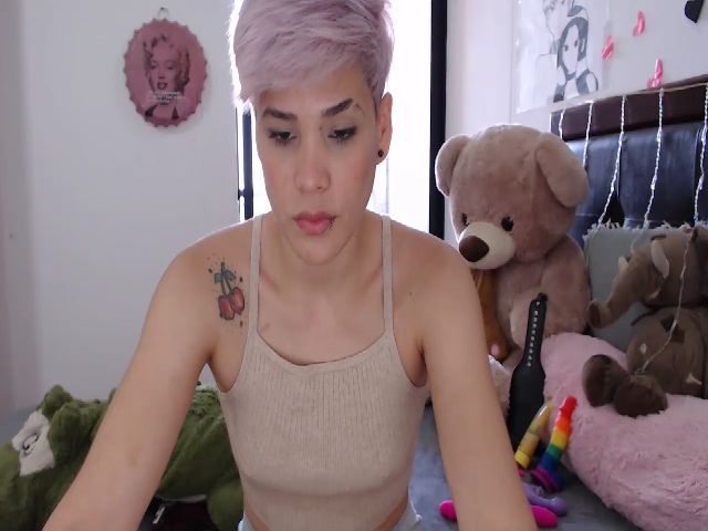 Live sex webcam photo for Laura_R23 #272231710