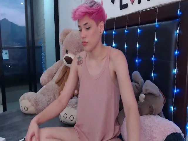 Live sex webcam photo for Laura_R23 #272259052