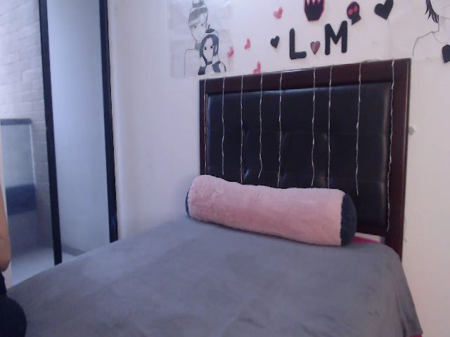 Live sex webcam photo for Laura_R23 #272286714