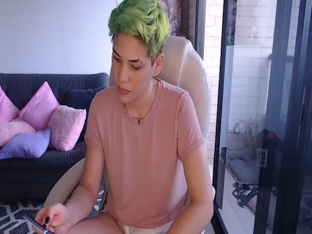 Live sex webcam photo for Laura_R23 #272956894