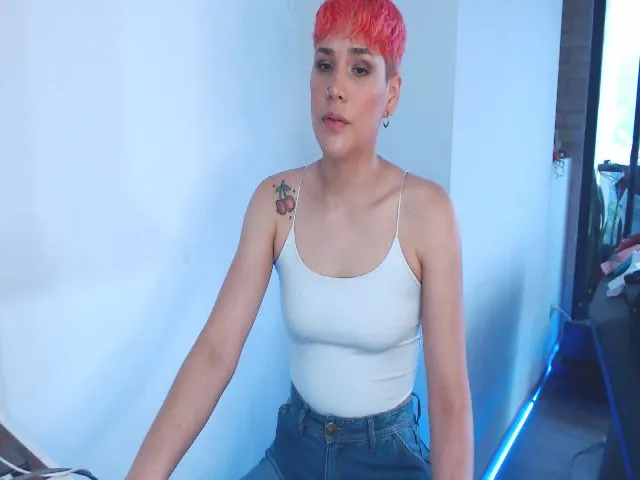 Live sex webcam photo for Laura_R23 #273880157