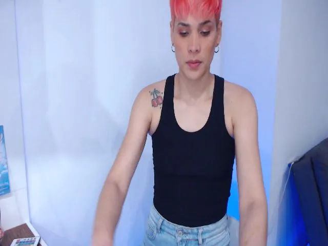 Live sex webcam photo for Laura_R23 #273905591