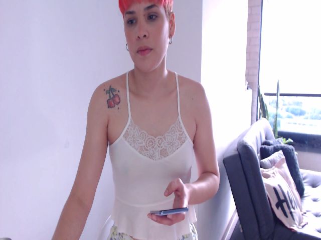 Live sex webcam photo for Laura_R23 #273971807