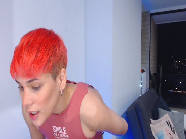 Live sex webcam photo for Laura_R23 #273984369