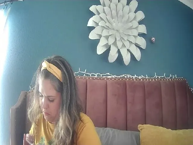 Live sex webcam photo for Laural55 #271567785