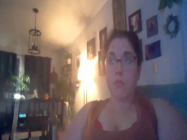Live sex webcam photo for Laural55 #271729391