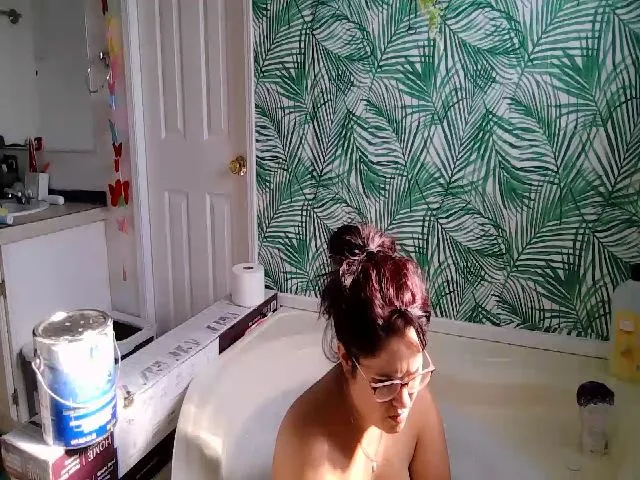 Live sex webcam photo for Laural55 #271752246