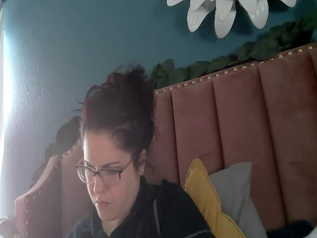 Live sex webcam photo for Laural55 #271819577