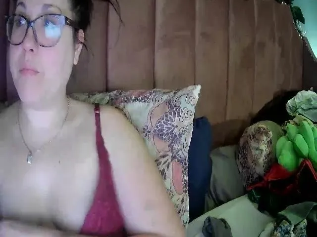 Live sex webcam photo for Laural55 #271869265