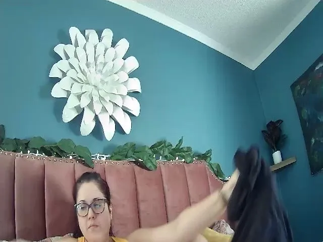 Live sex webcam photo for Laural55 #271958781