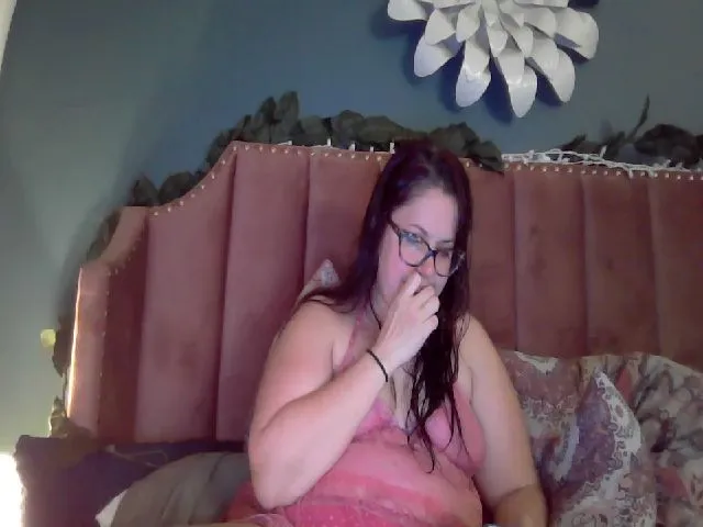 Live sex webcam photo for Laural55 #272235377