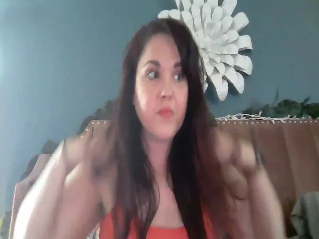 Live sex webcam photo for Laural55 #272245566