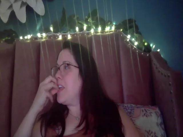 Live sex webcam photo for Laural55 #272431914