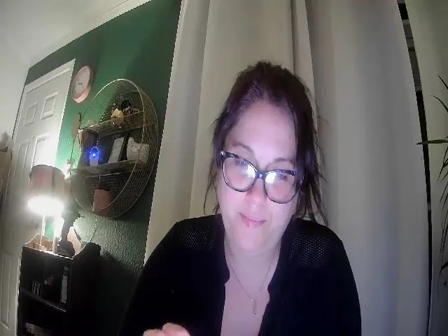 Live sex webcam photo for Laural55 #272681839