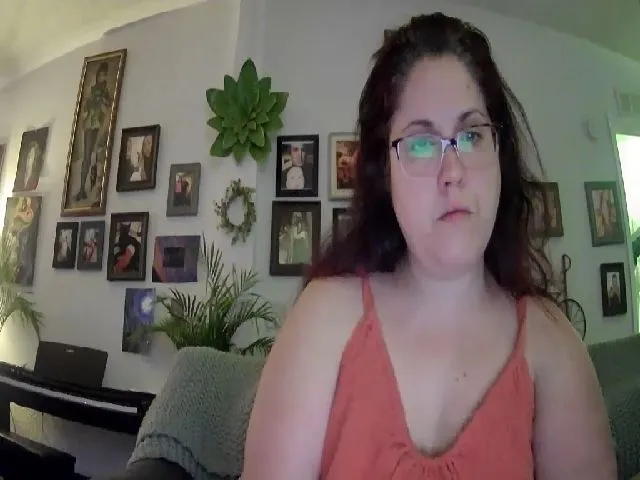 Live sex webcam photo for Laural55 #272835907