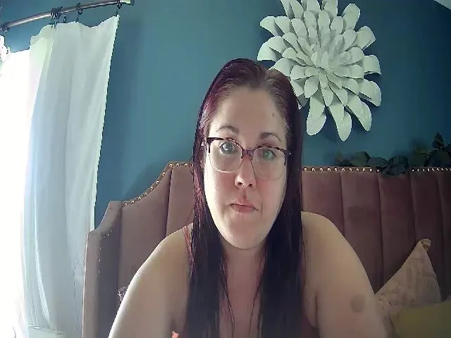 Live sex webcam photo for Laural55 #273005093