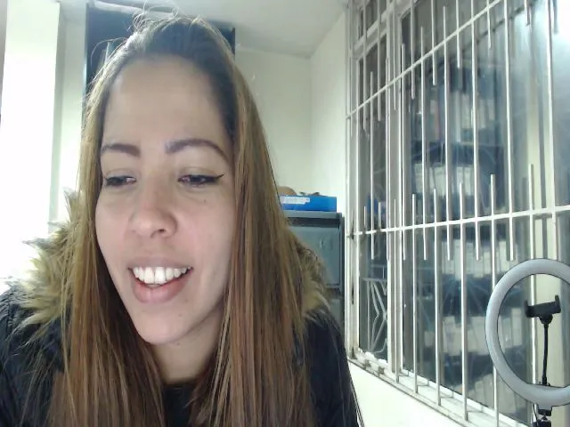 Live sex webcam photo for LaurenMarlyn #272366496