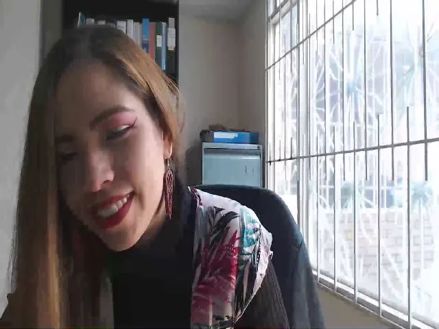 Live sex webcam photo for LaurenMarlyn #272411698