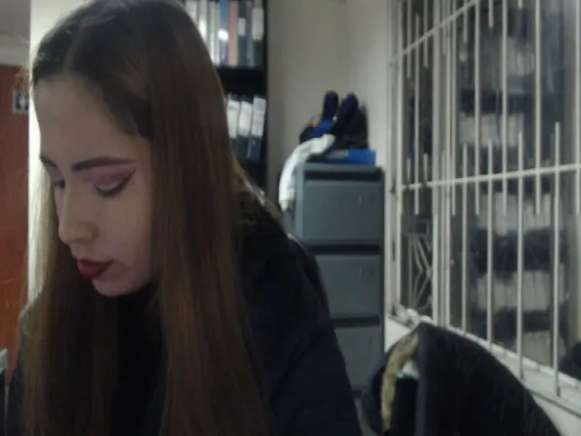 Live sex webcam photo for LaurenMarlyn #272415751