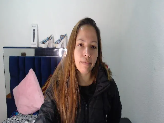 Live sex webcam photo for LaurenMarlyn #272727756
