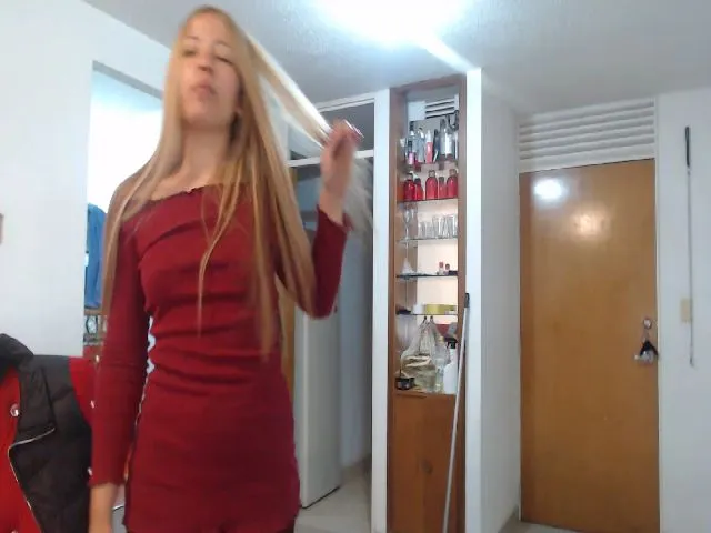 Live sex webcam photo for LaurenMarlyn #273401522
