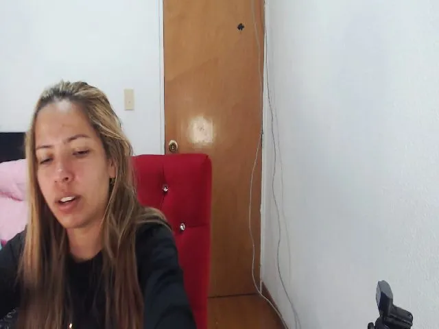 Live sex webcam photo for LaurenMarlyn #273609381
