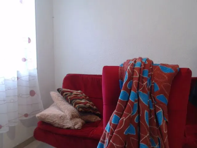 Live sex webcam photo for LaurenMarlyn #273720666
