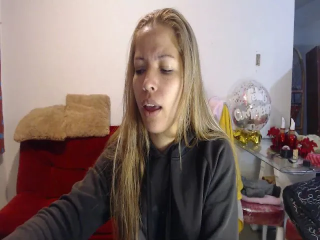 Live sex webcam photo for LaurenMarlyn #273726721