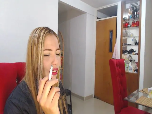 Live sex webcam photo for LaurenMarlyn #273927601